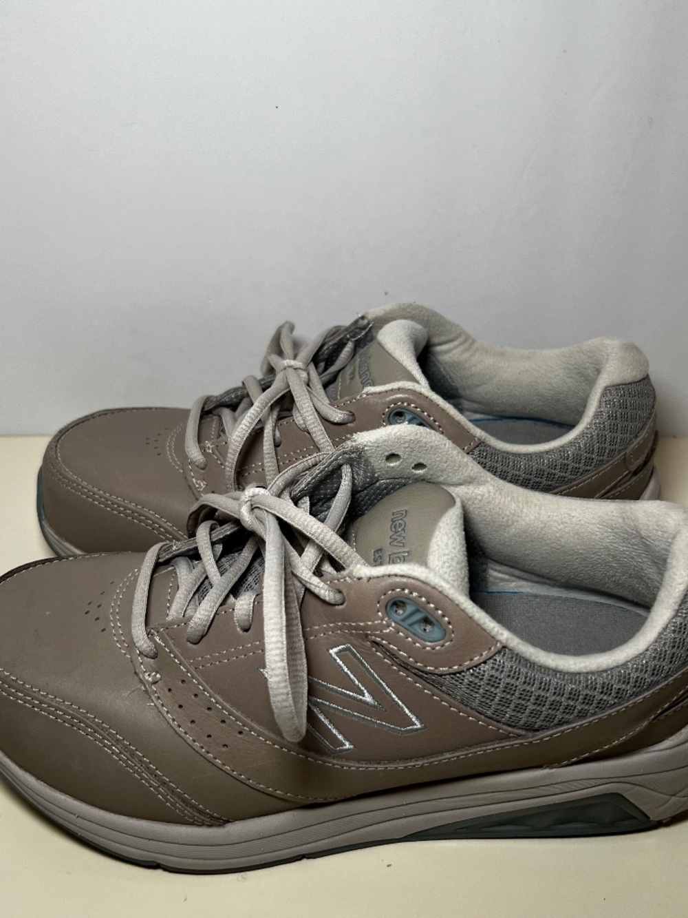 New Balance Womens Gray Leather Casual Walking Comfort Size 7.5 (WW928GR3) Beige